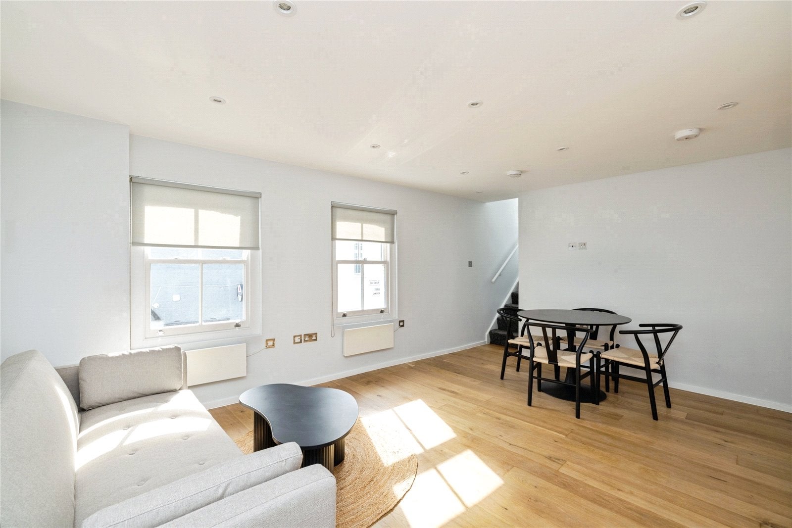 Flat Ellsworth Street in Greater London
