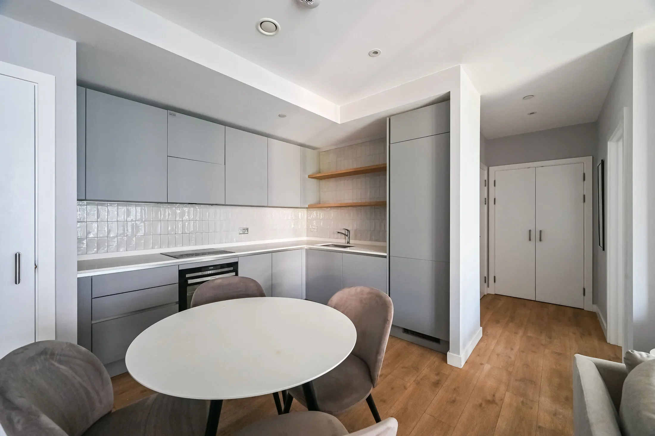 Flat Anthems Way in Greater London