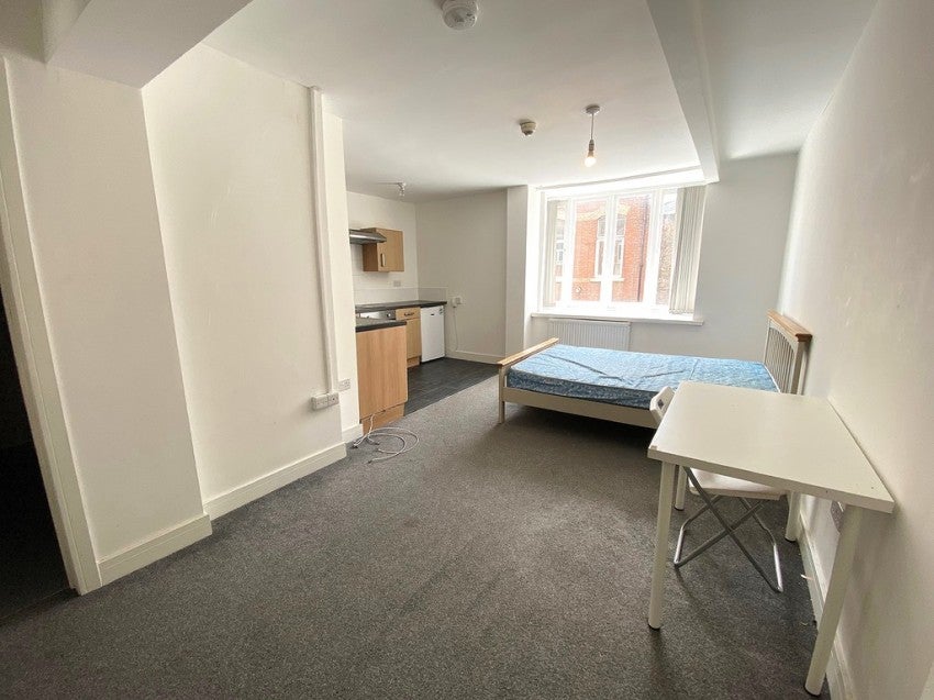 Flat Crasswell Street in Portsmouth