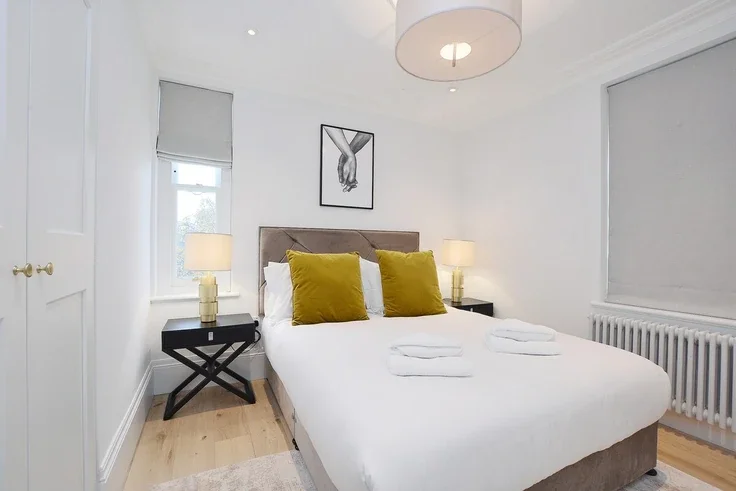 Flat Queensberry Way in Greater London