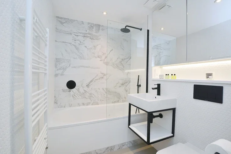Flat Queensberry Way in Greater London