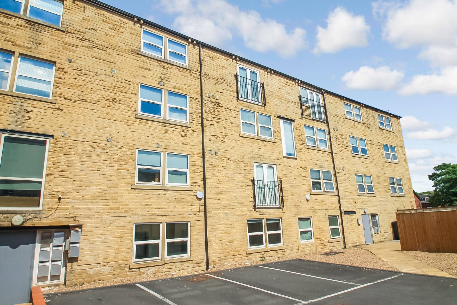 Flat Greenock Road in Leeds