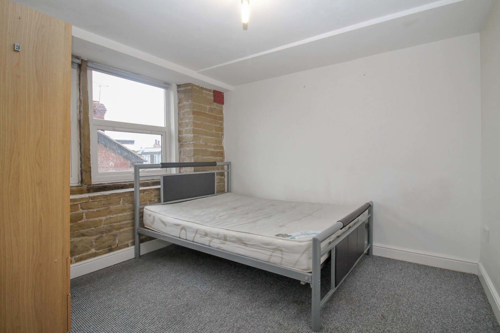 Flat Greenock Road in Leeds