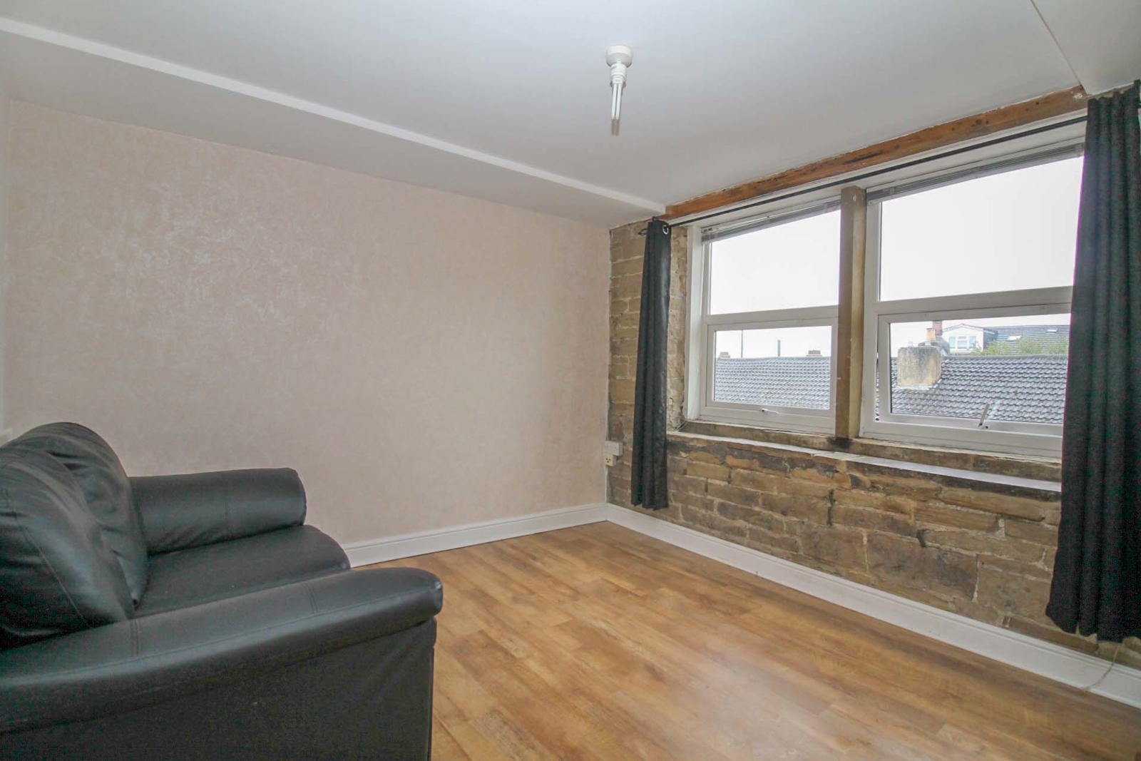 Flat Greenock Road in Leeds