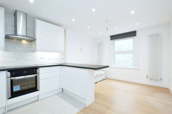 Flat Croxley Road in City of Westminster