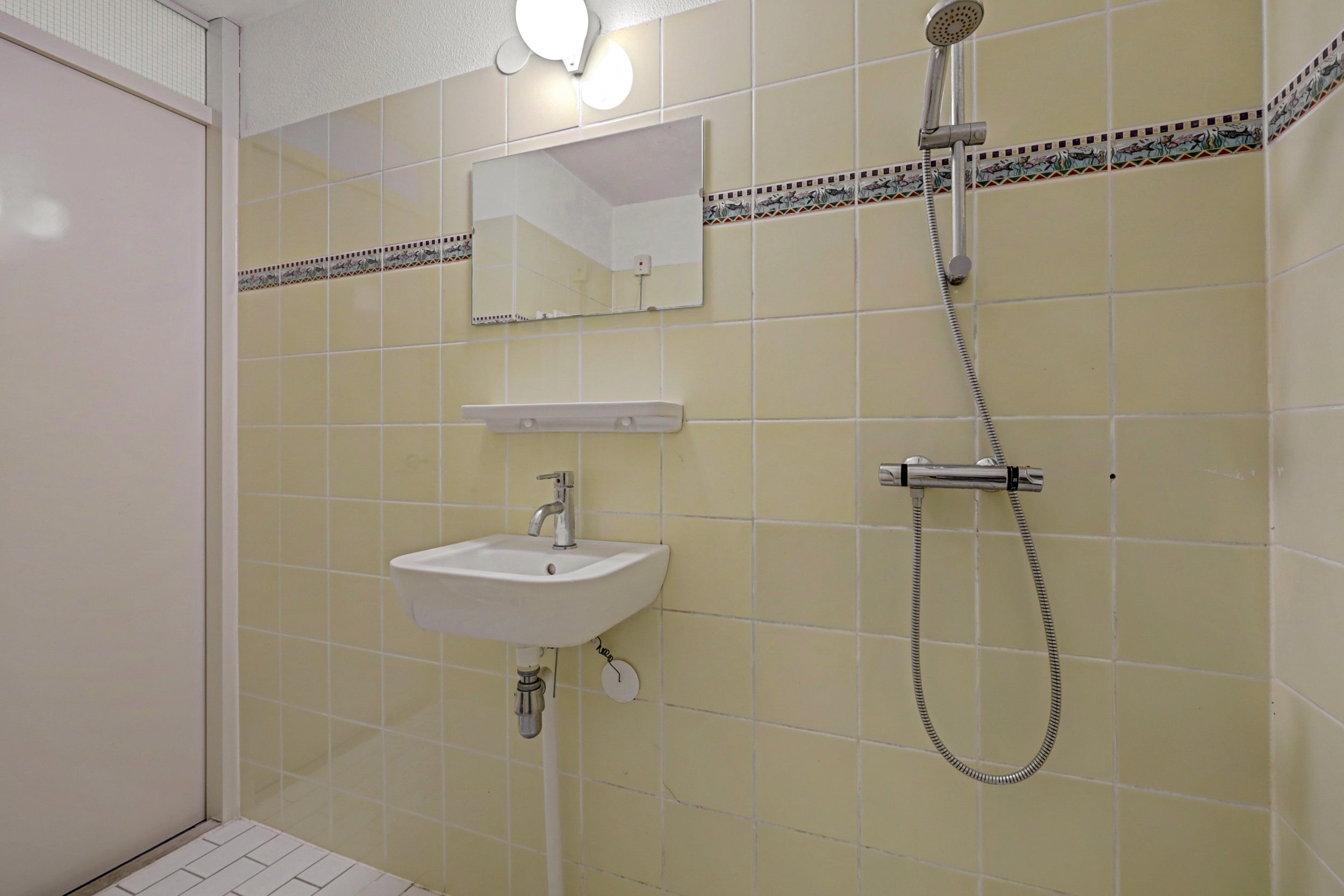 Tussenwoning te koop: Hennahof 49, Almere