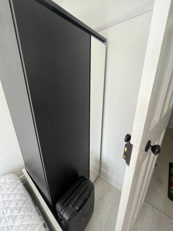 Room Dovercourt Avenue in Greater London