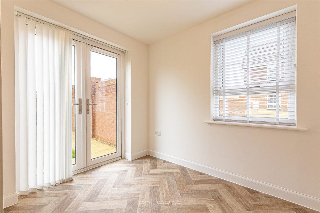 Flat Leigh Road in Wimborne Minster
