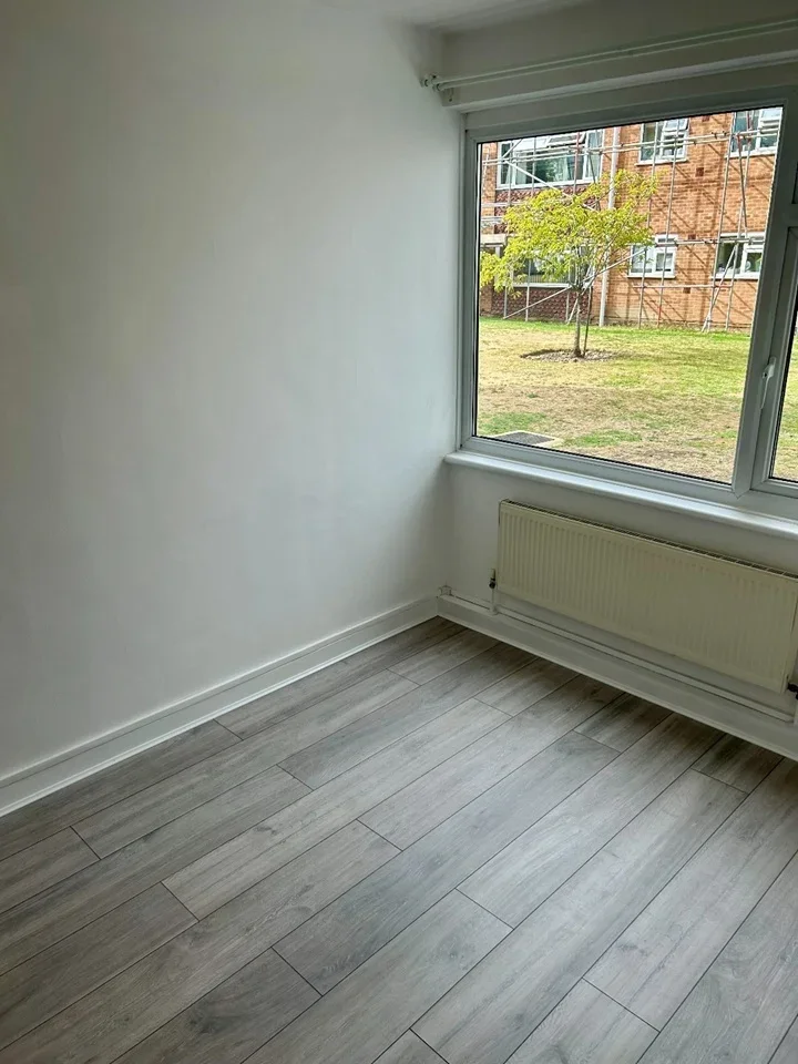 Flat Maldon Road in Greater London