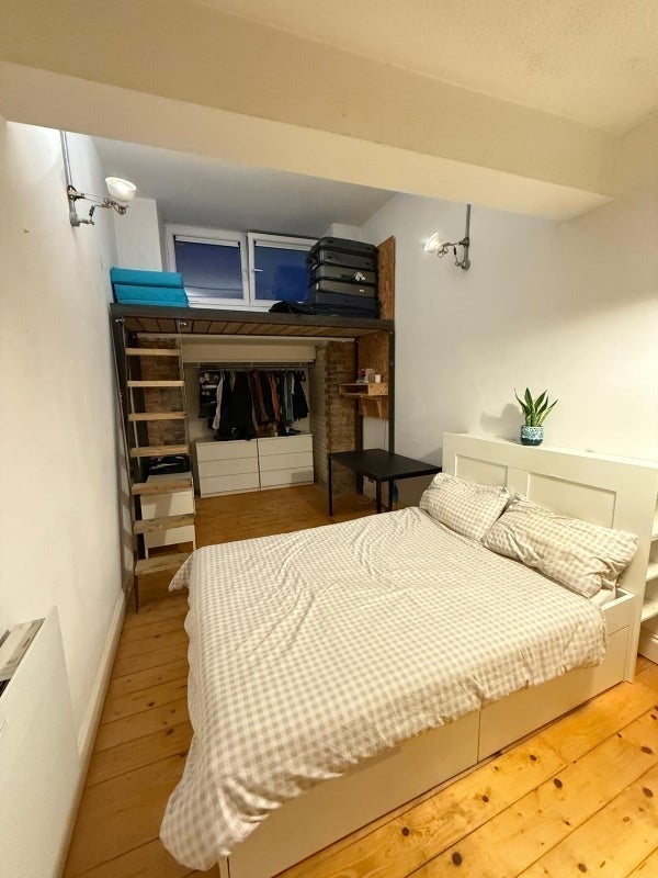 Room Bethnal Green Road in Greater London