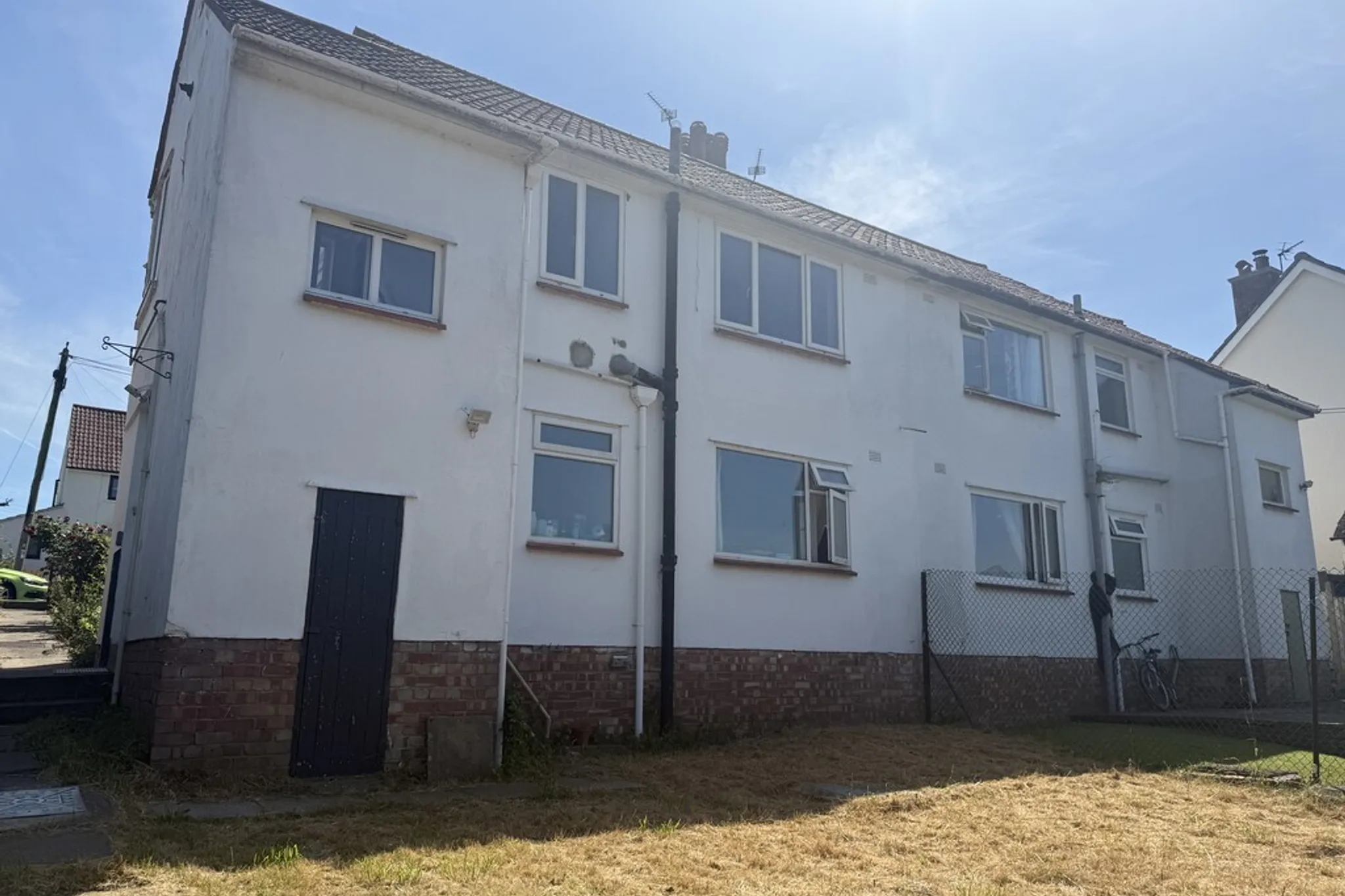 Flat Fielding Road in Street