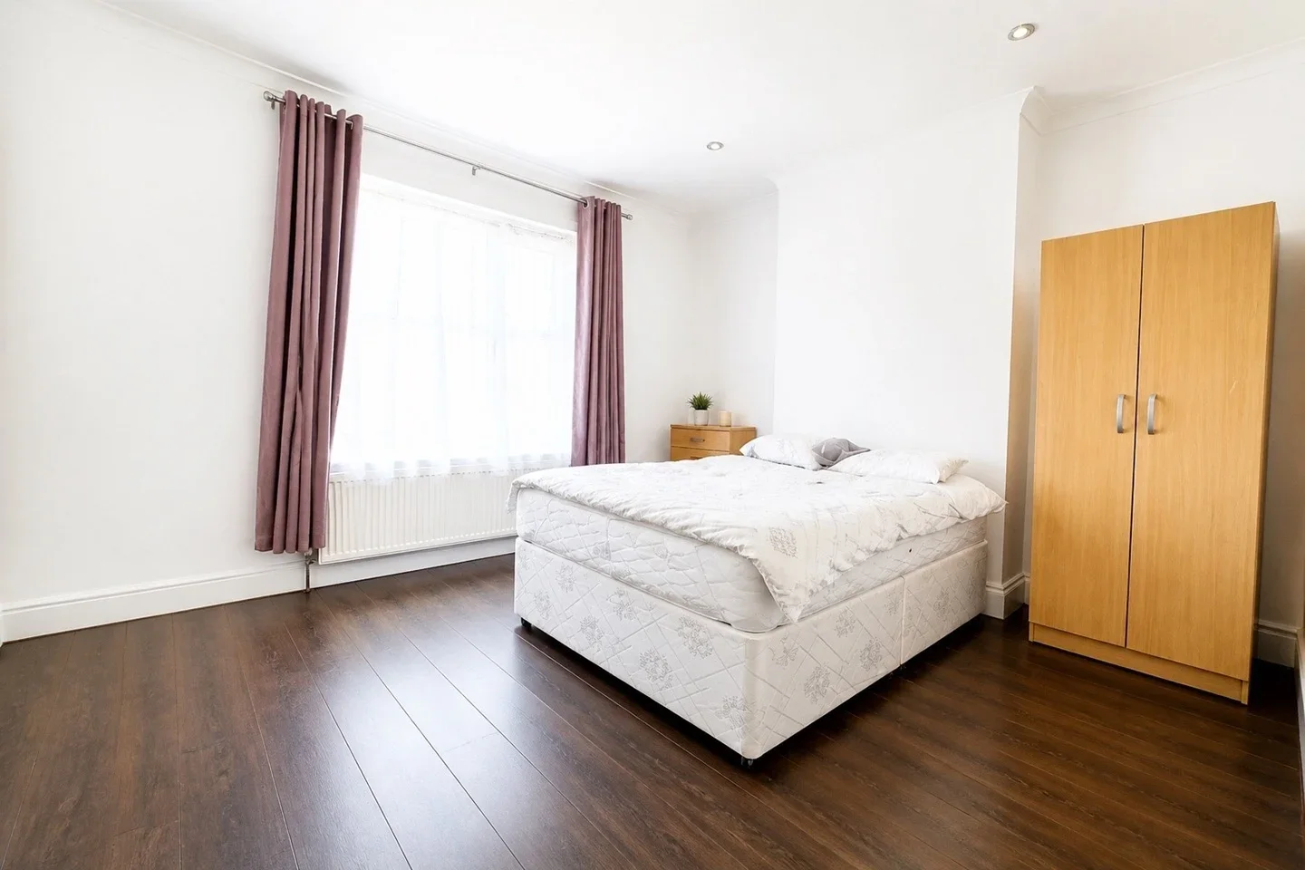 Room Roslyn Road in Greater London