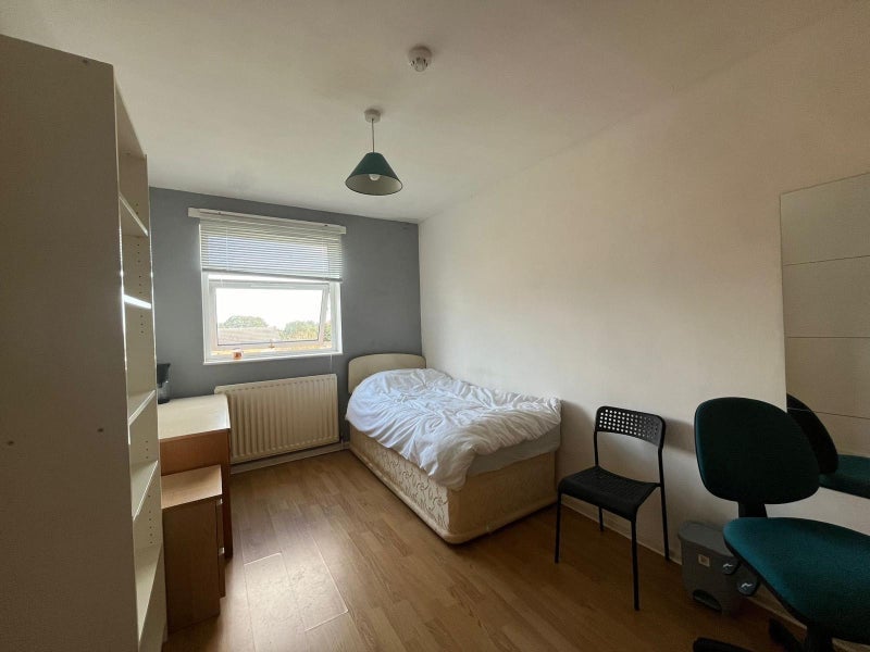 Room Worley Close in Newcastle upon Tyne