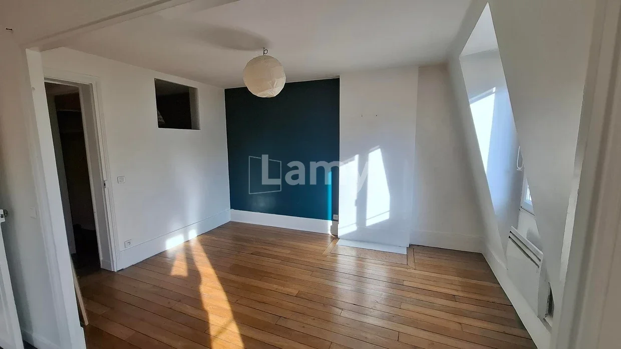Appartement Rue de Nantes à Paris