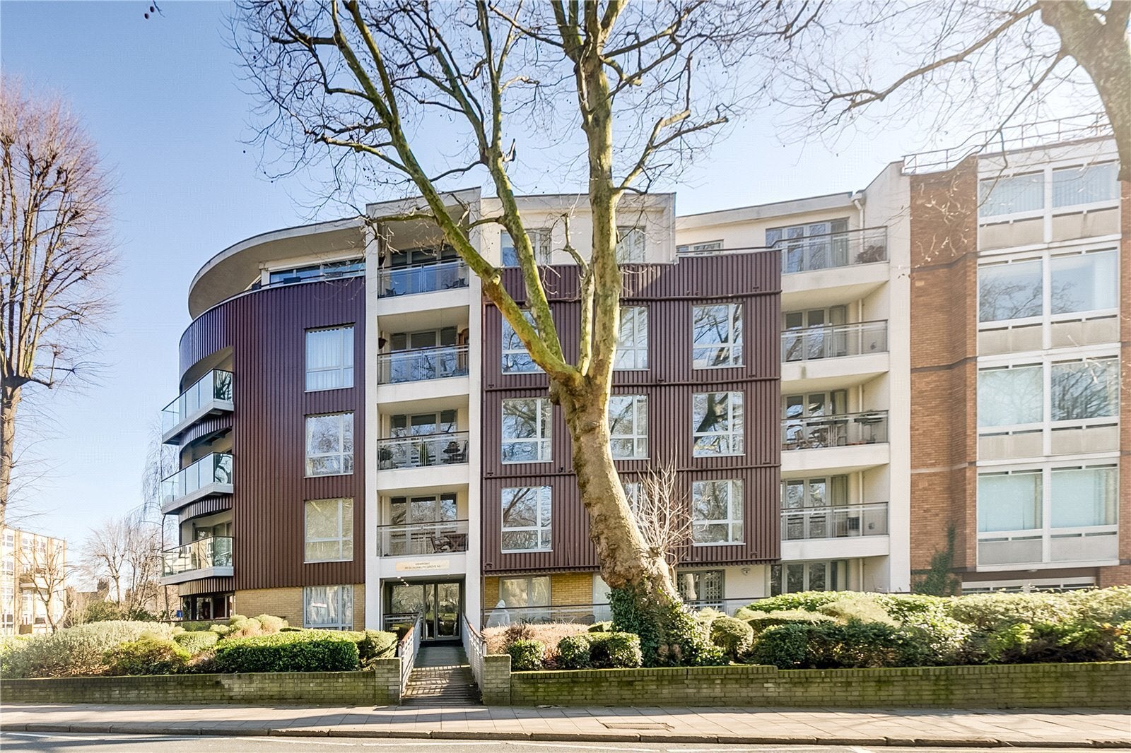 Flat Petherton Road in Greater London