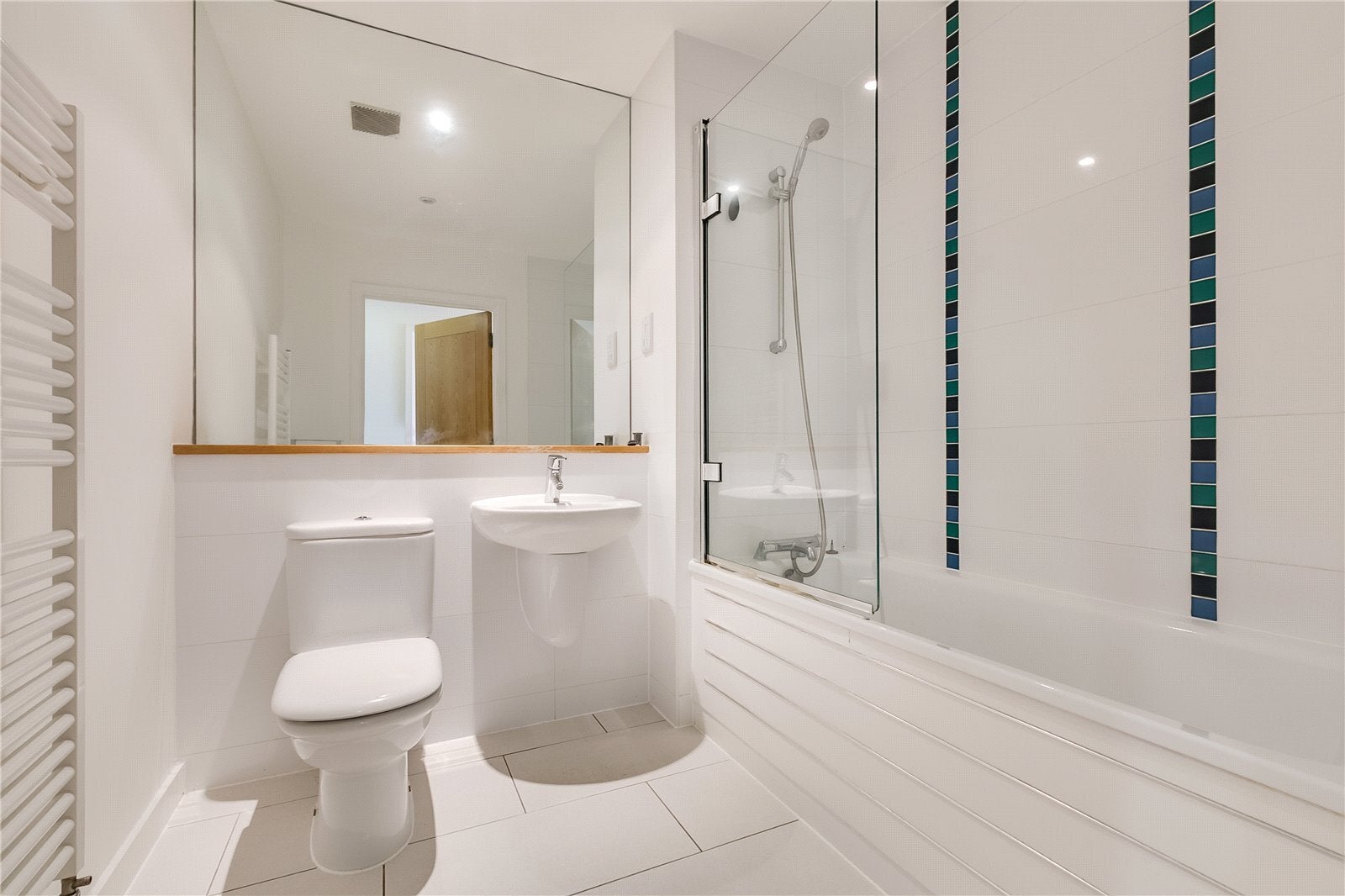 Flat Petherton Road in Greater London