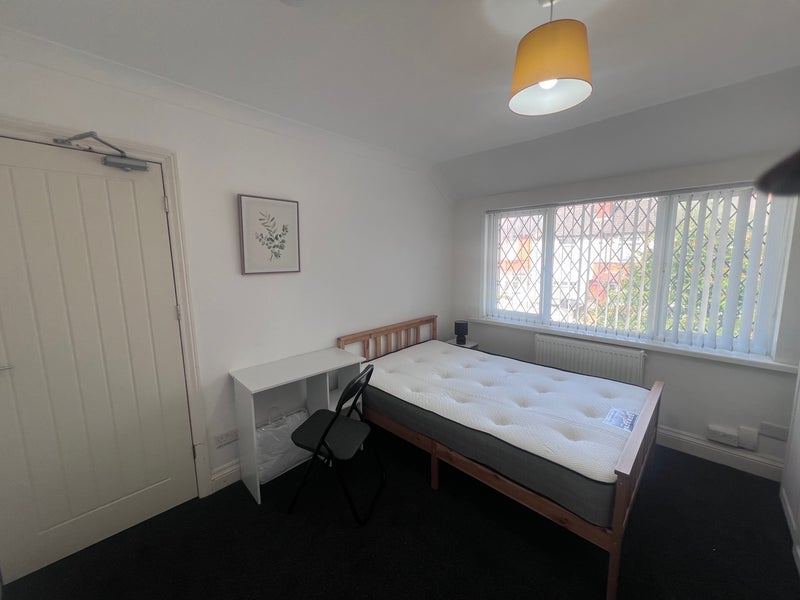 Room Weston Lane in Birmingham