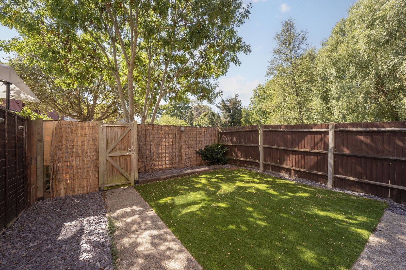 Flat Coniston Close in Greater London