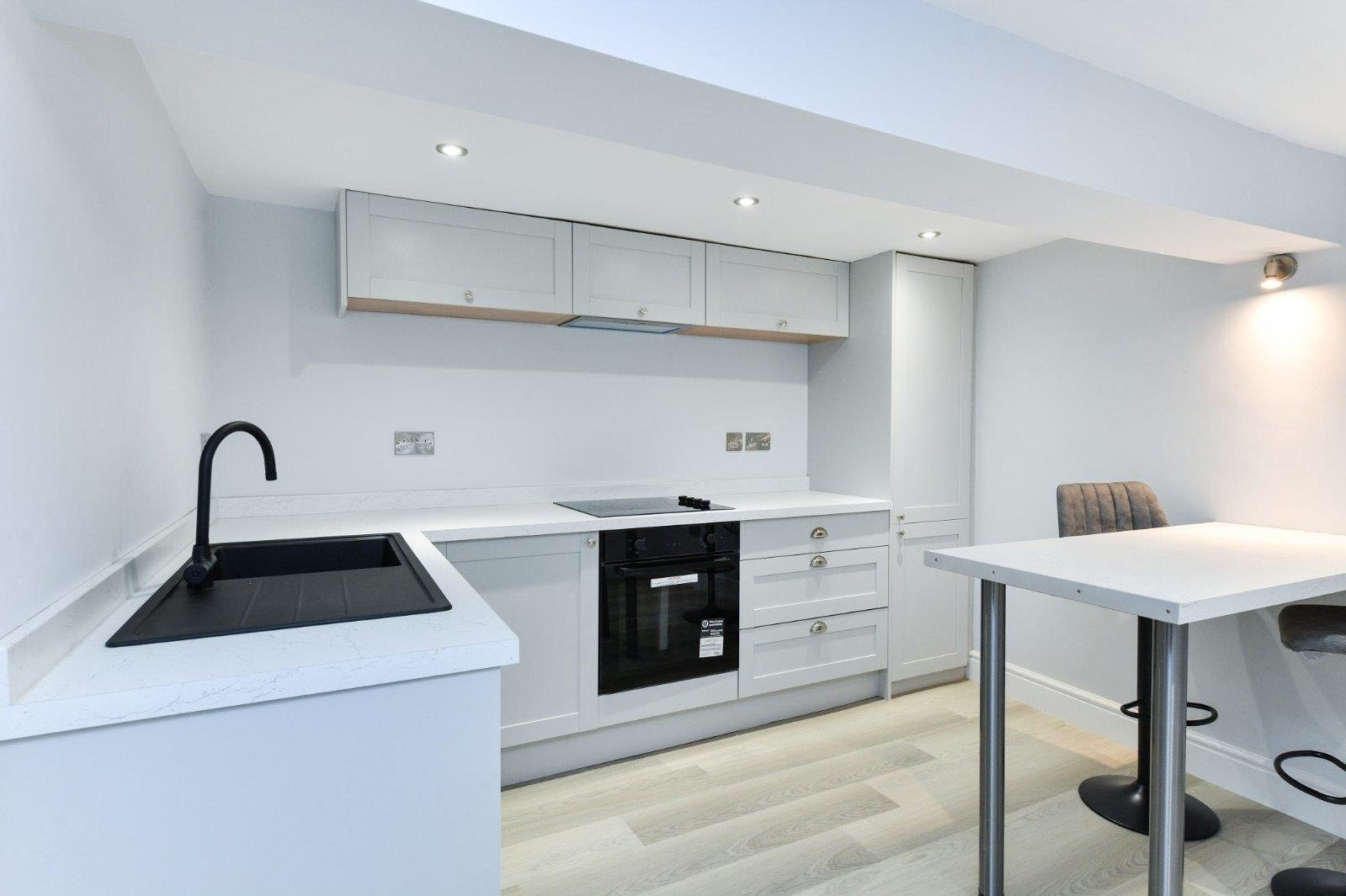 Flat St James's Terrace in Nottingham