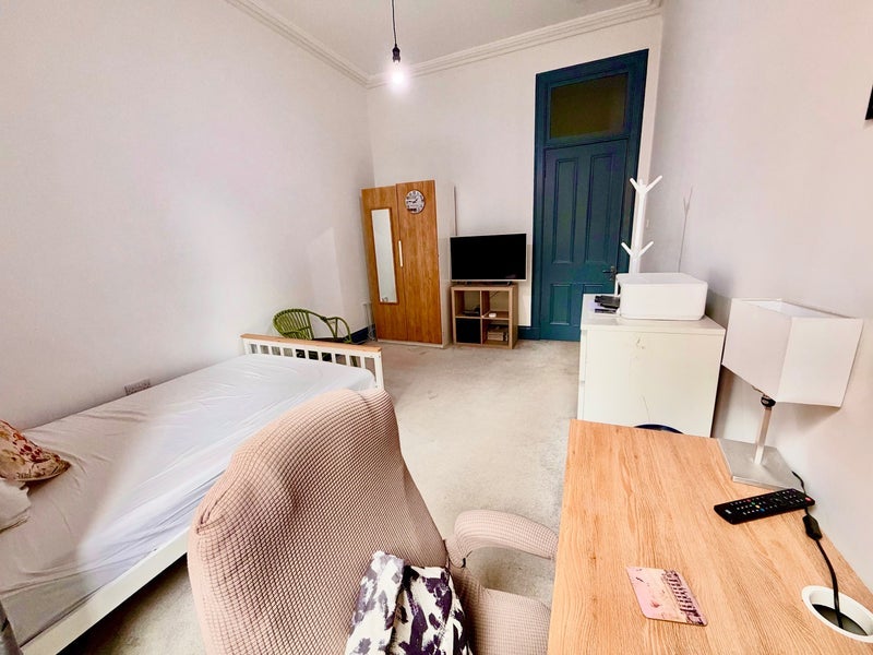 Room Maxwell Road in Glasgow
