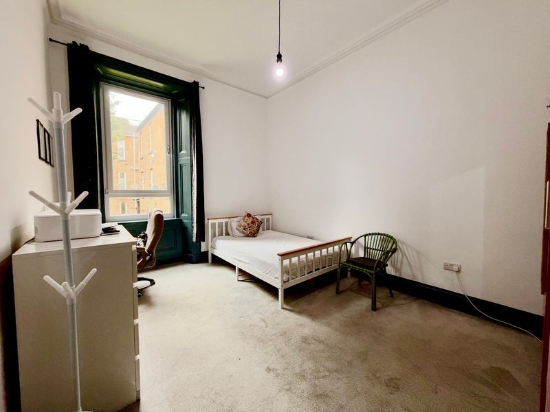 Room Maxwell Road in Glasgow
