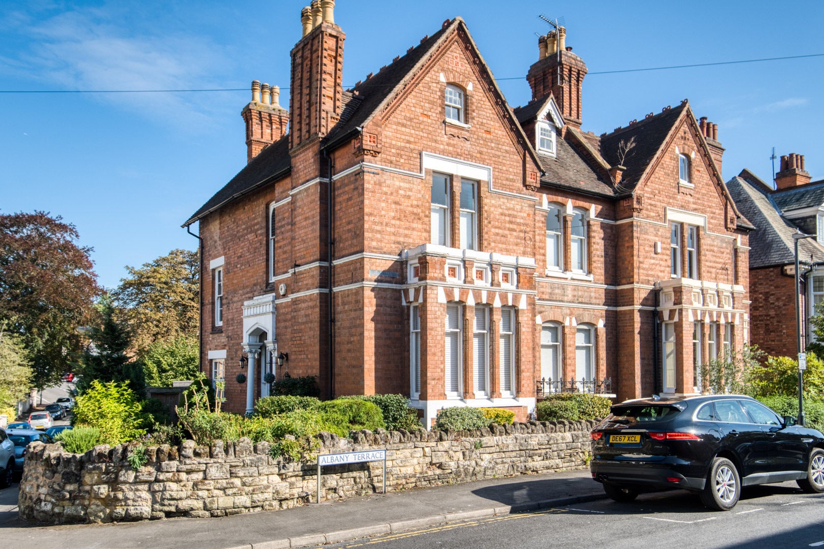 House Beauchamp Hill in Royal Leamington Spa