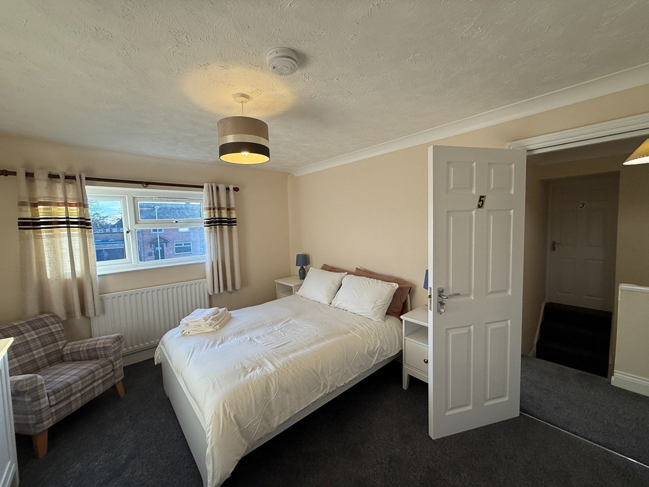 Room Franklin Avenue in Basingstoke and Deane