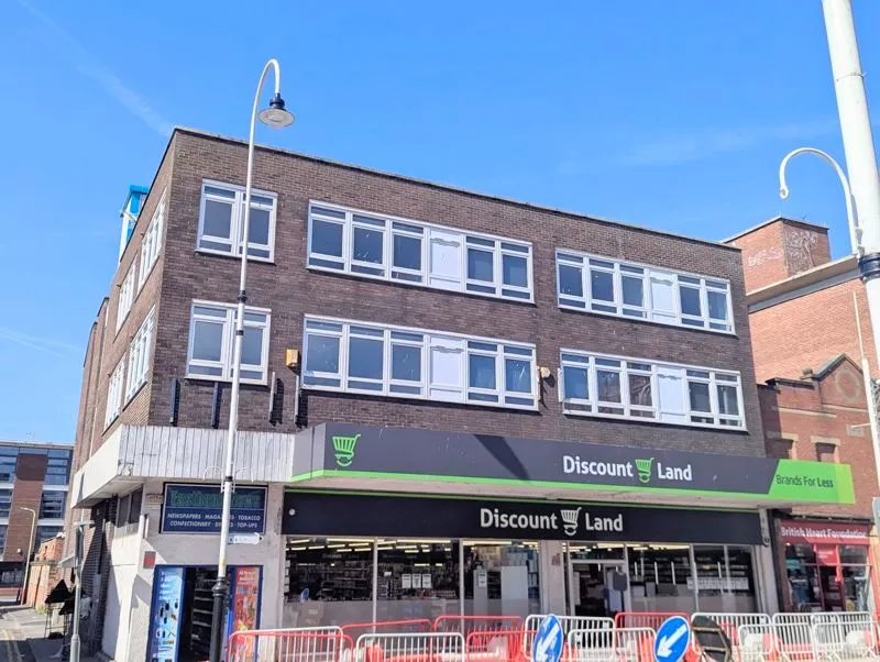 Flat Queen Anne Street in Southport