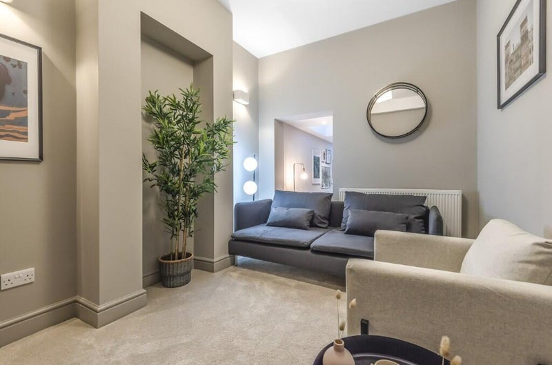 Room Kerrison Road in Greater London