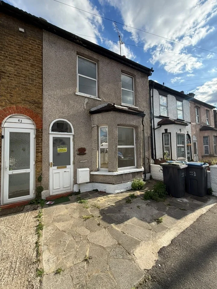 House Clarendon Road in Greater London