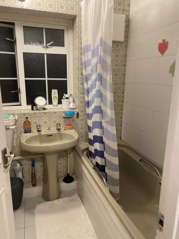 Room North Grove in Harlow