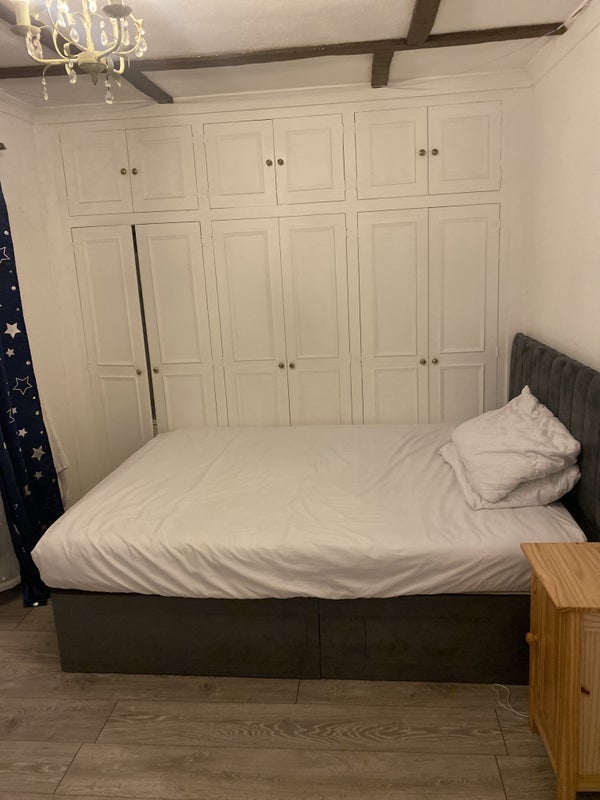 Room North Grove in Harlow
