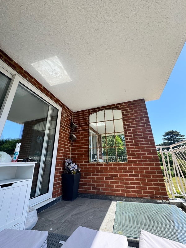 Room Overbury Road in Poole