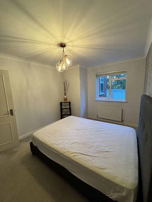 Room Overbury Road in Poole