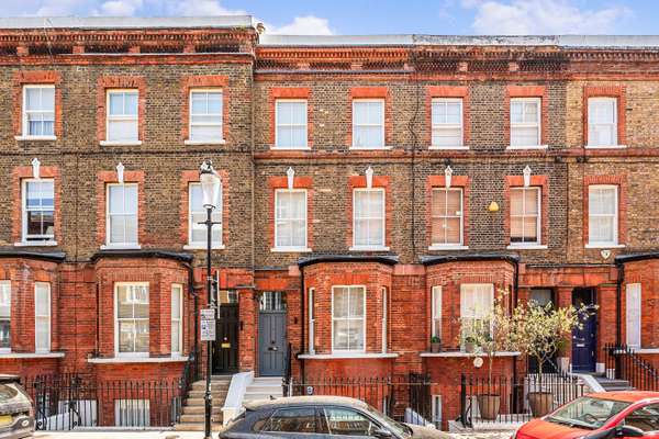 Flat Robinson Street in Greater London