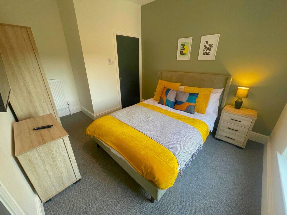 Room Earl Street in Grimsby