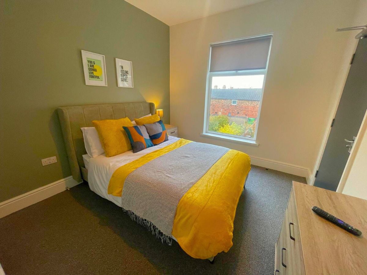 Room Earl Street in Grimsby