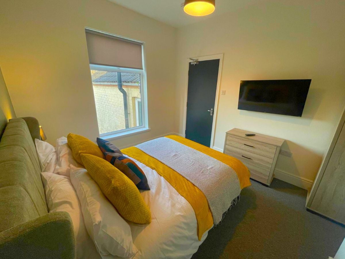Room Earl Street in Grimsby