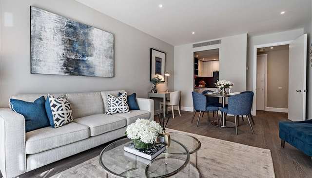 Flat Westferry Circus in Greater London