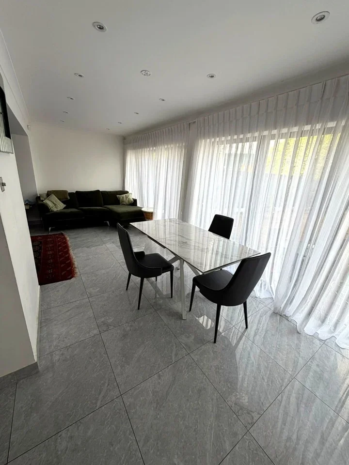 Room Staines Road East in Borough of Spelthorne