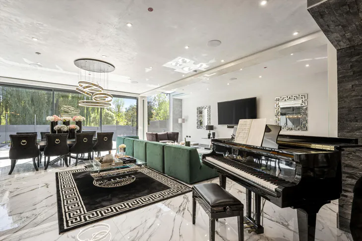 House Waggon Road in Greater London