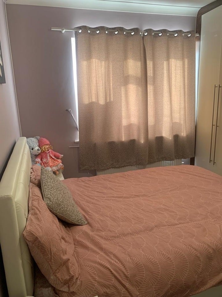 Room Greenford Road in Greater London