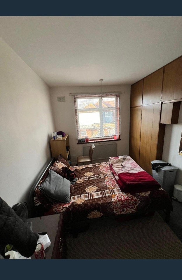 Room Heath Road in Greater London