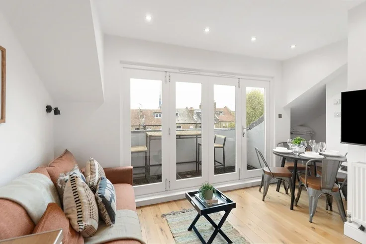Flat South Villas in Greater London