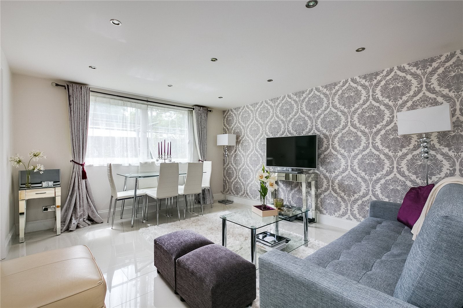 Flat Thorndike Close in Greater London