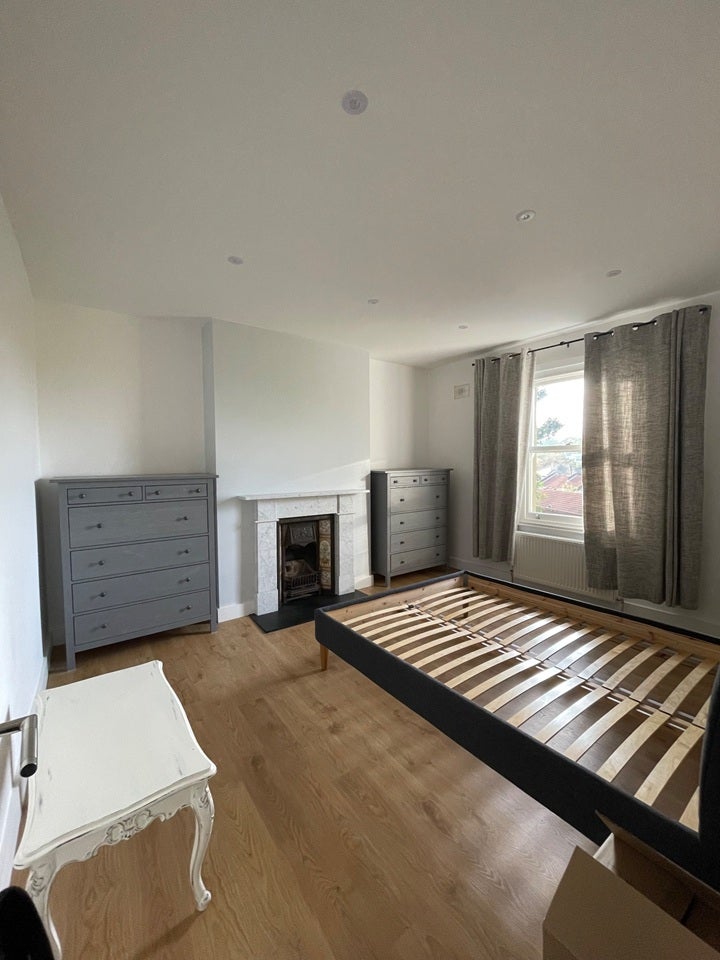 Flat Becondale Road in Greater London