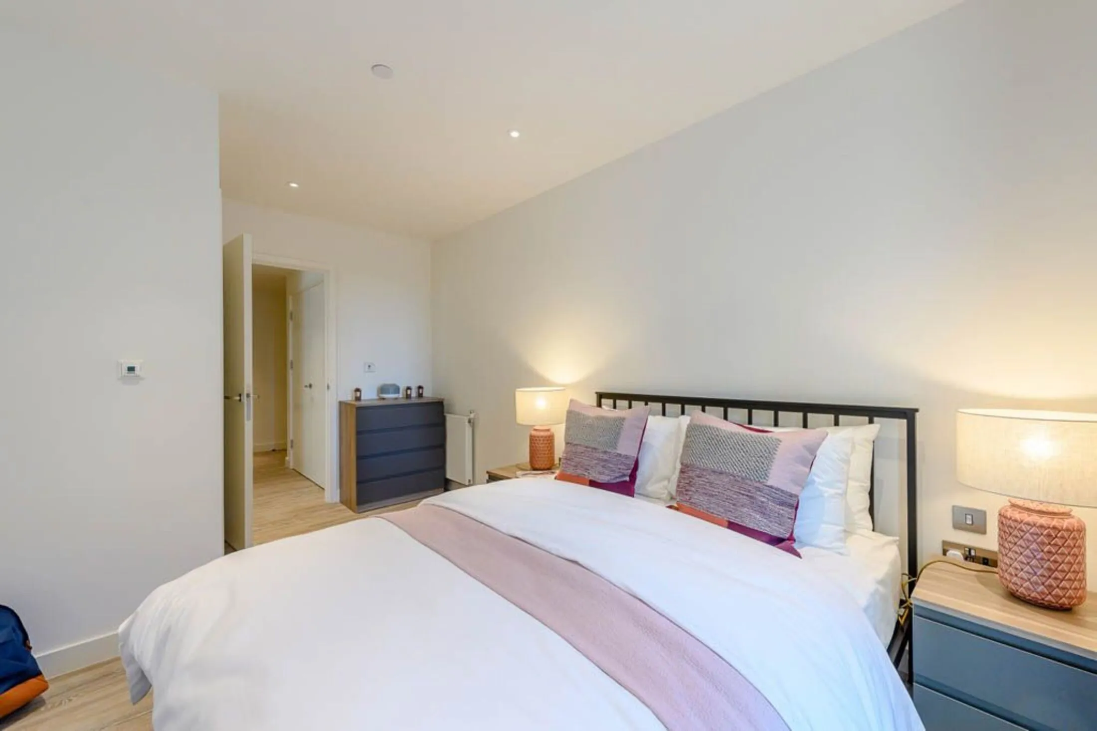 Flat Weaver Walk in Greater London