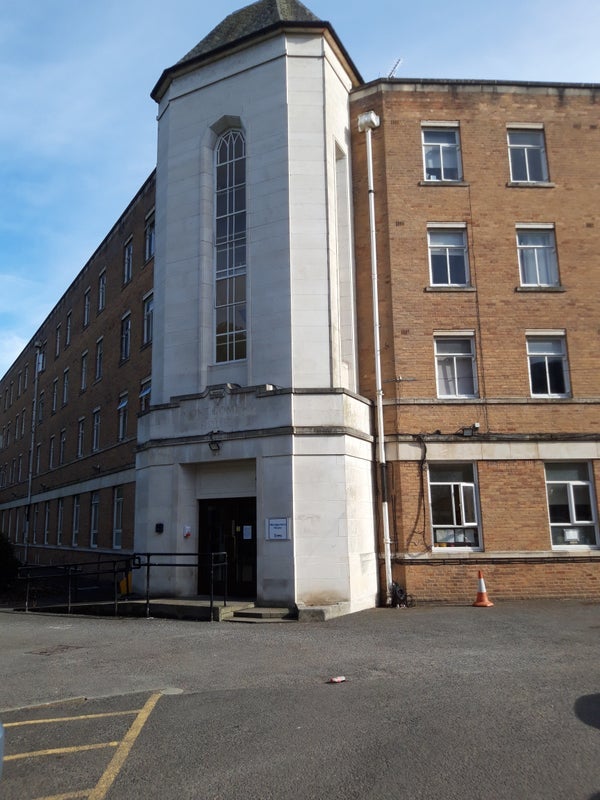 Room Demesne Road in Manchester