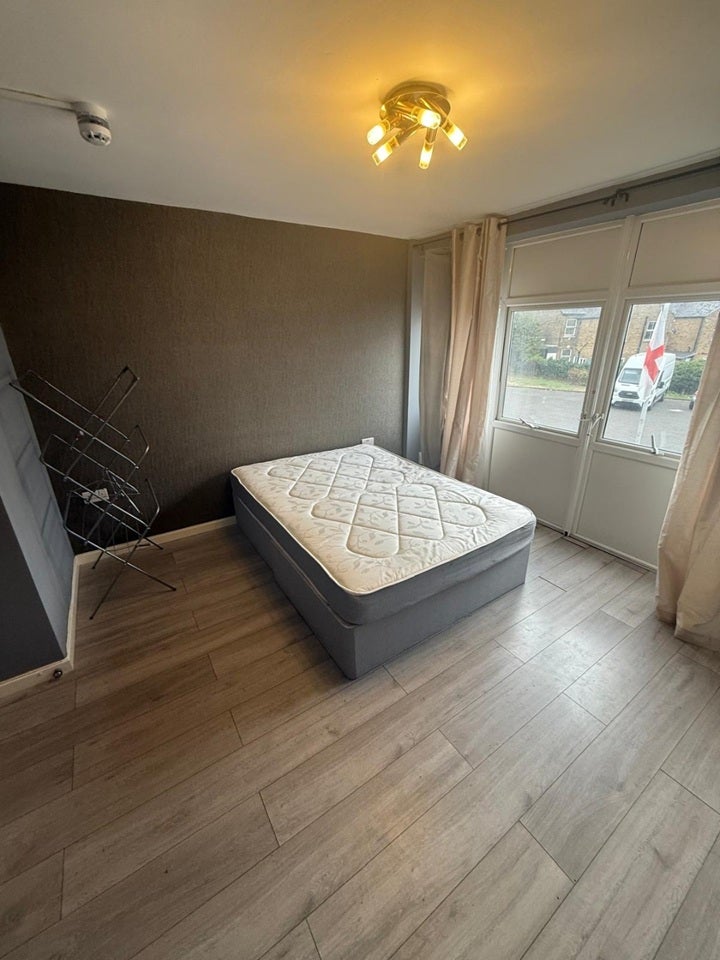 Room Russet Close in Greater London