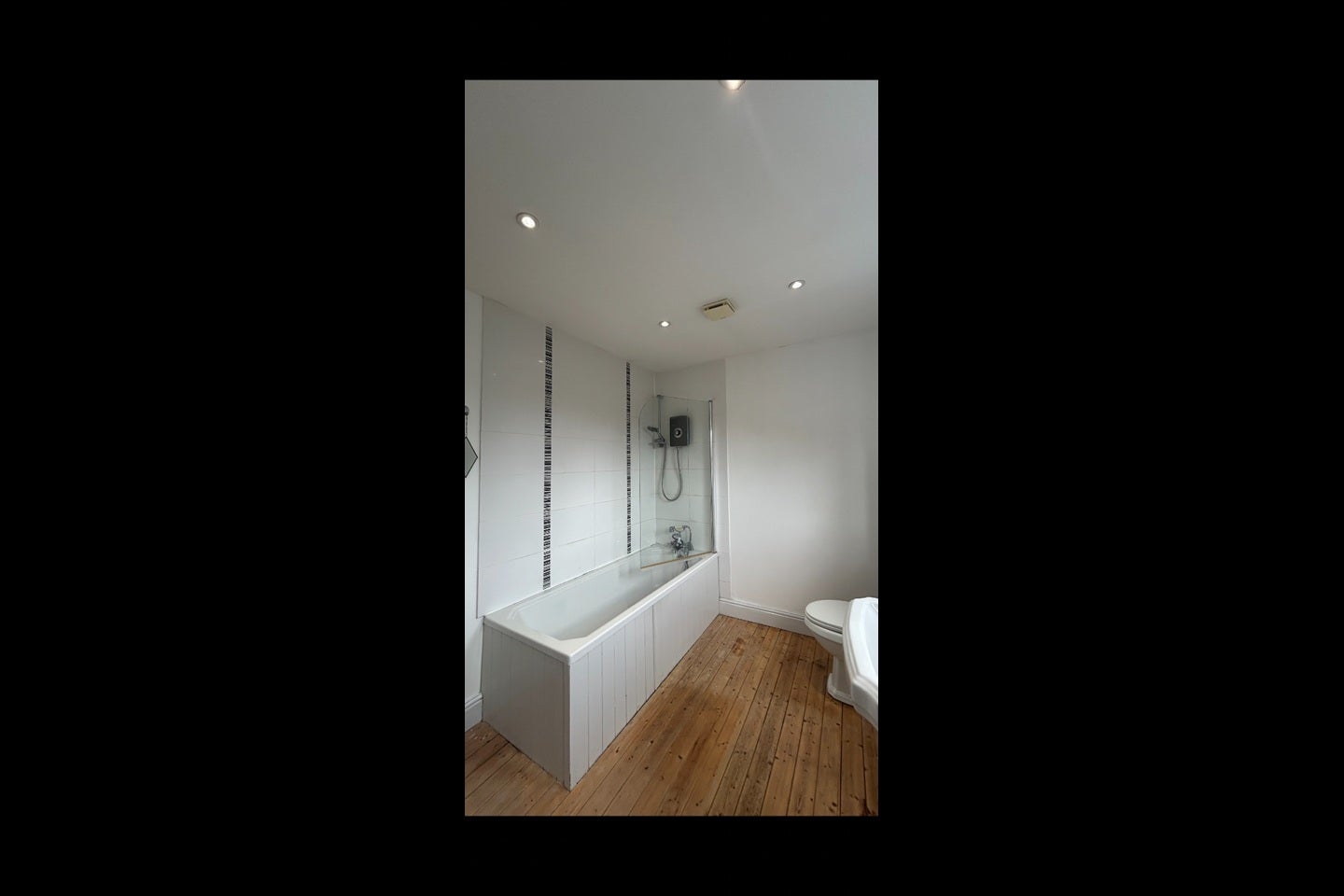 Room Kingswood Road in Gillingham